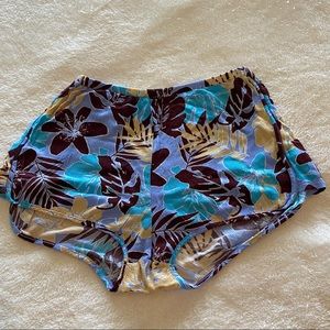 URBAN OUTFITTERS Floral Beach Short